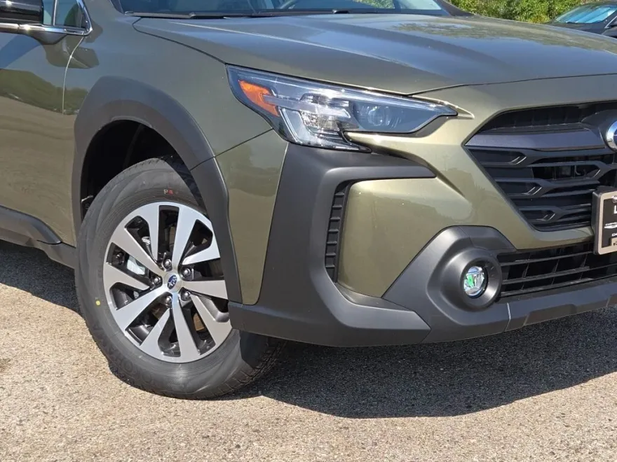2025 Subaru Outback Premium photo 1