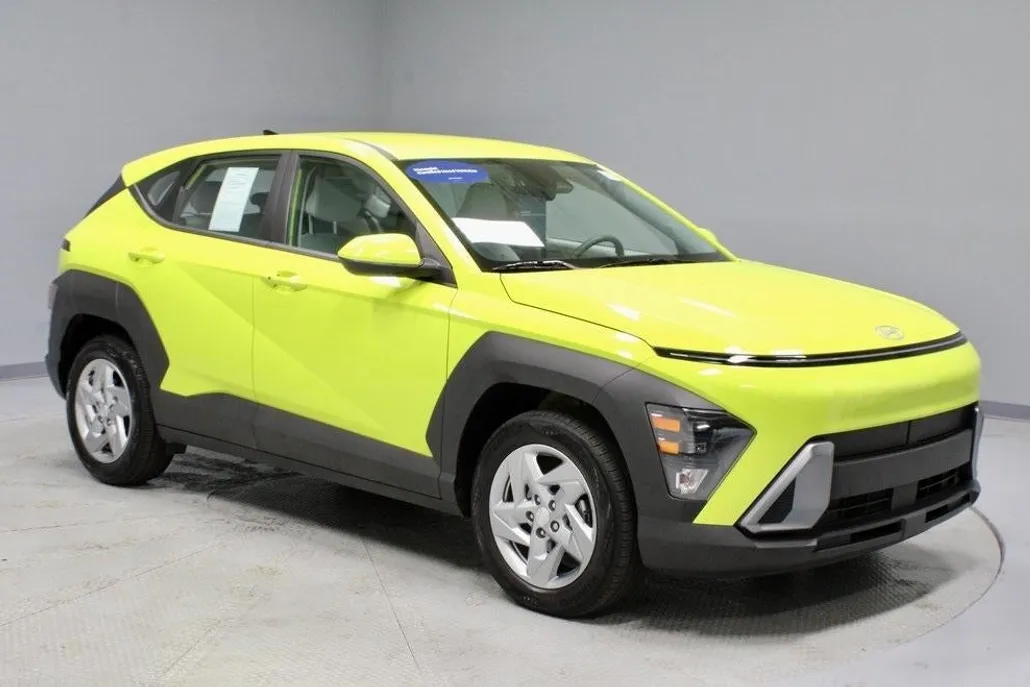 2025 Hyundai Kona SE photo 1