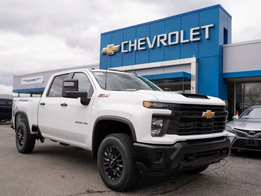 2025 Chevrolet Silverado 2500HD photo 1