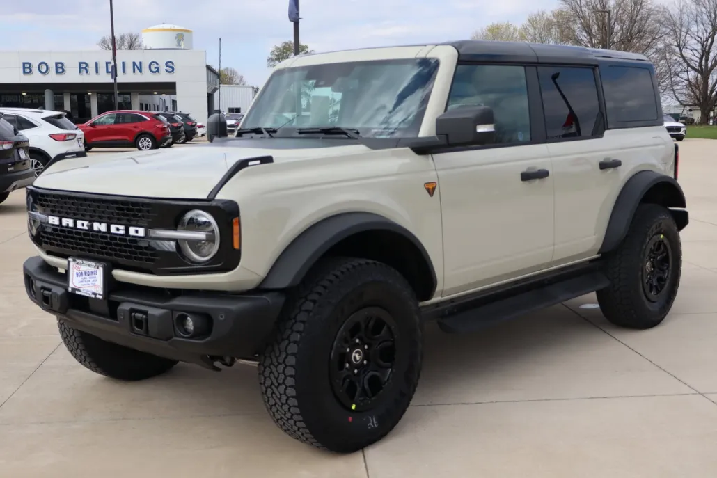 2025 Ford Bronco Badlands photo 1