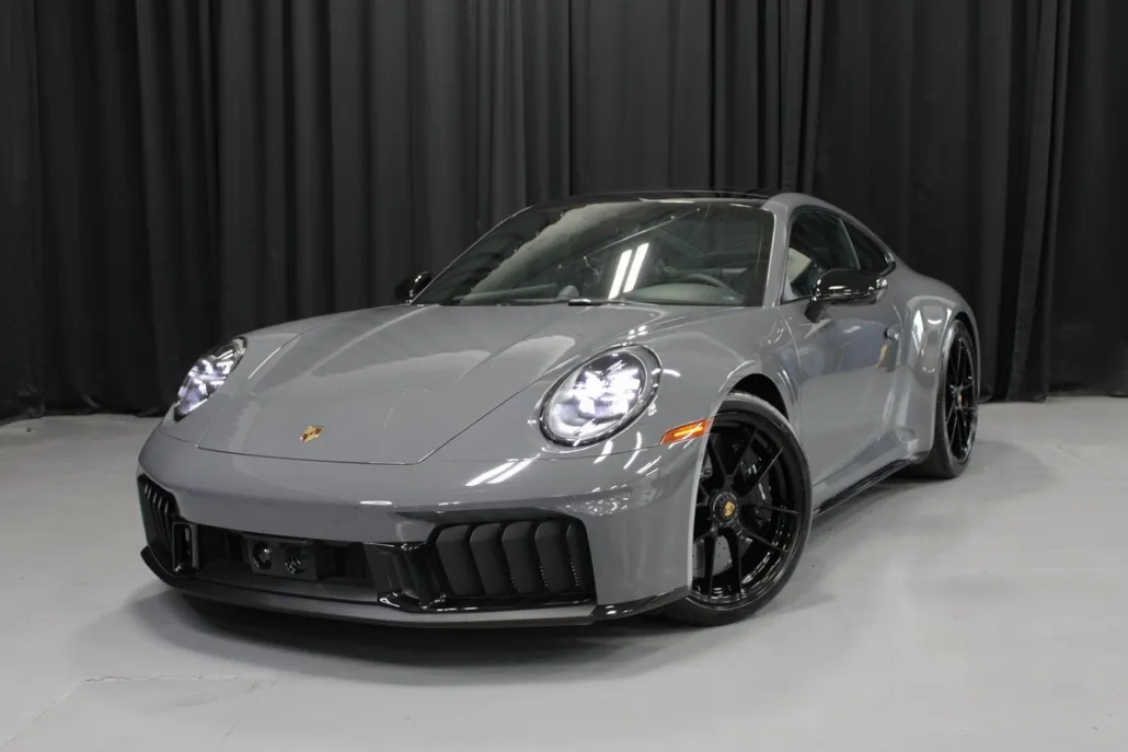 2025 Porsche 911 4 GTS photo 1