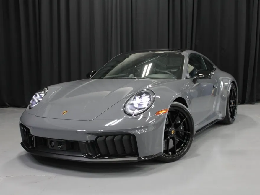 2025 Porsche 911 4 GTS photo 1