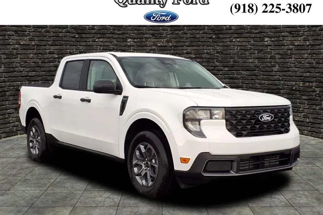 2025 Ford Maverick XLT photo 1