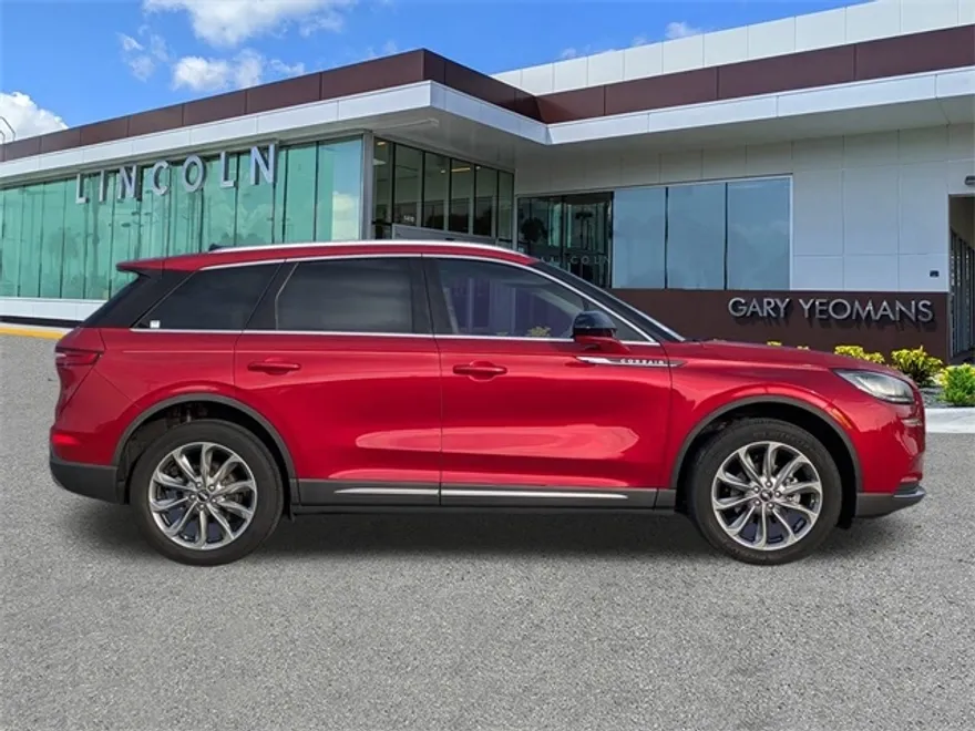 2022 Lincoln Corsair Standard photo 1