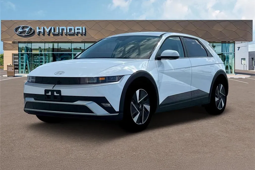 2025 Hyundai Ioniq 5 SE photo 1