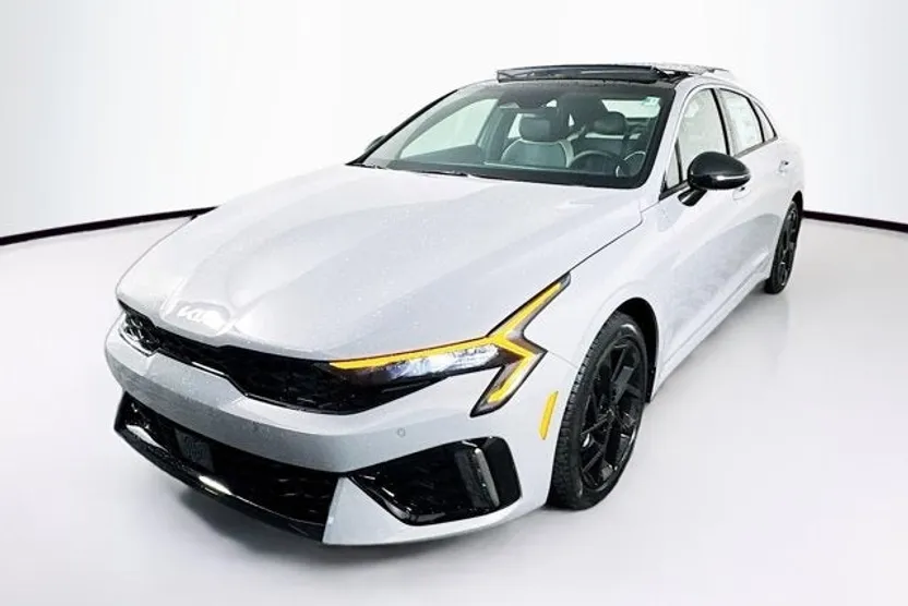 2026 Kia K5 GT-Line photo 1