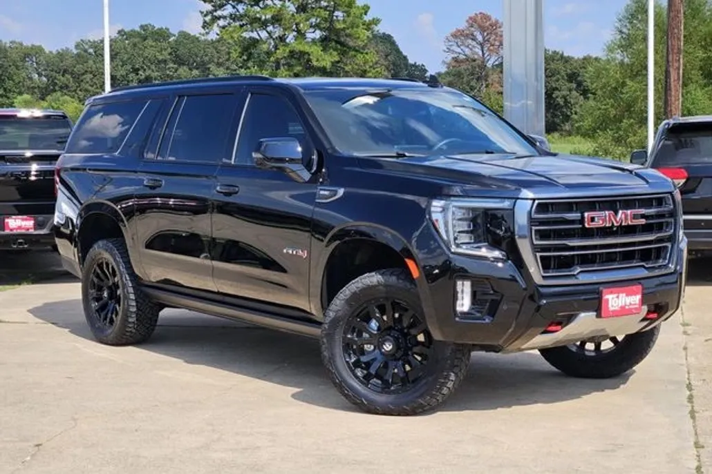 2023 Gmc Yukon XL AT4 photo 1