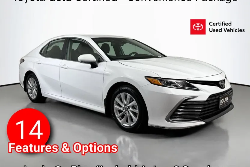 2023 Toyota Camry LE photo 1