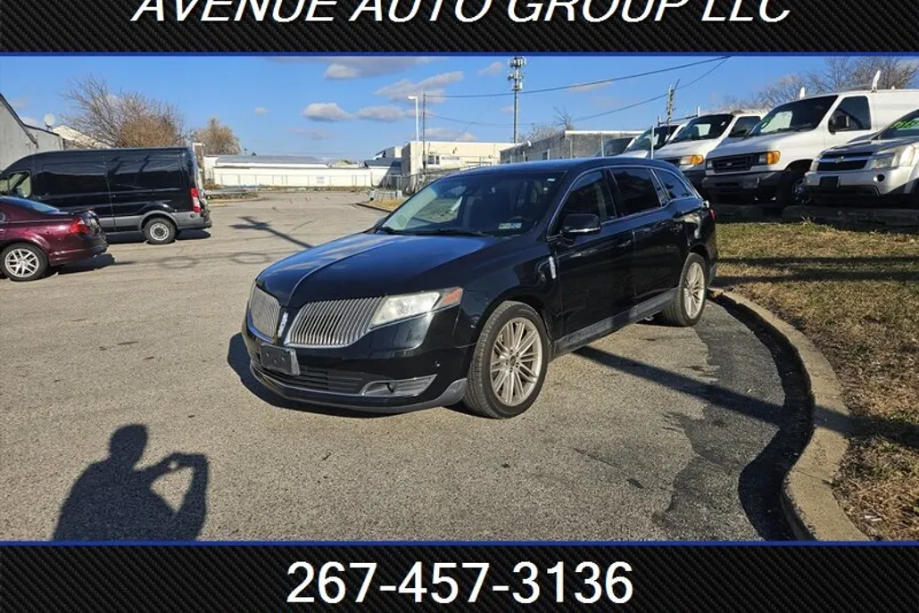 2013 Lincoln MKT EcoBoost photo 1