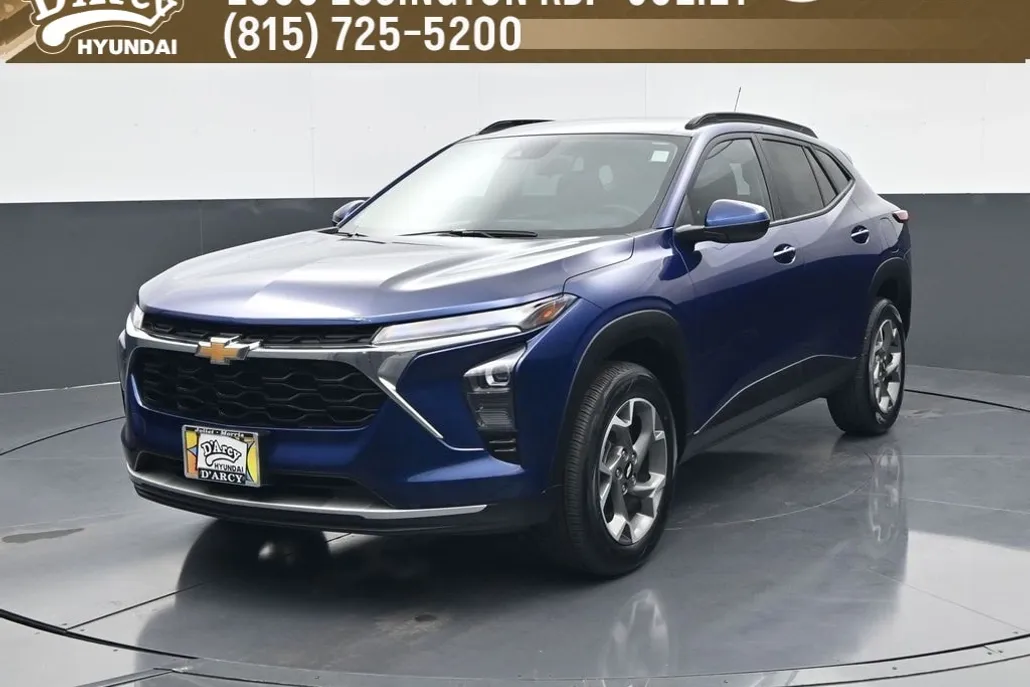 2024 Chevrolet Trax LT photo 1