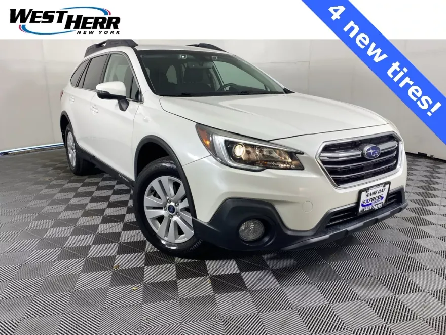 2019 Subaru Outback 2.5i Premium photo 1