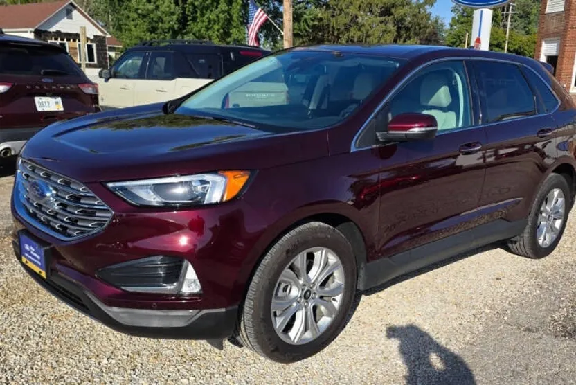 2024 Ford Edge Titanium photo 1