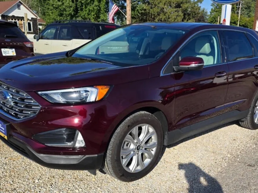 2024 Ford Edge Titanium photo 1