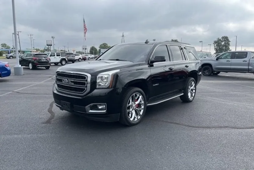 2017 Gmc Yukon SLT photo 1