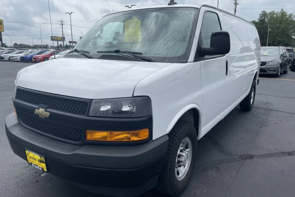 2022 Chevrolet Express 2500 Work Cargo Van photo 1