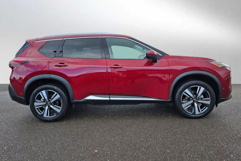 2023 Nissan Rogue SL photo 1