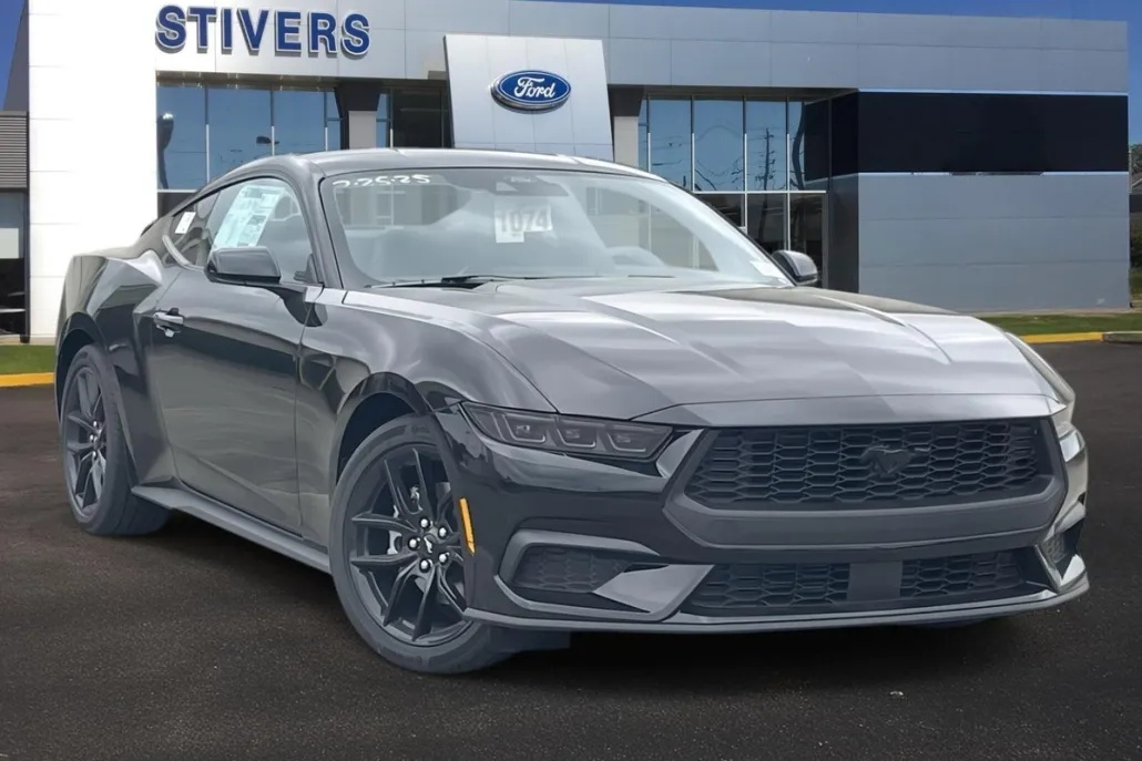 2025 Ford Mustang EcoBoost photo 1