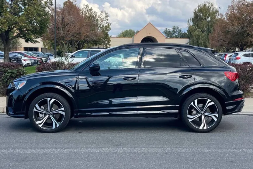2024 Audi Q3 S line Premium Plus 45 TFSI photo 1