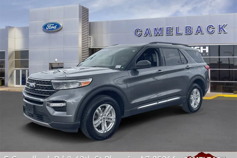 2023 Ford Explorer XLT photo 1