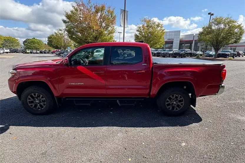 2022 Toyota Tacoma SR5 photo 1