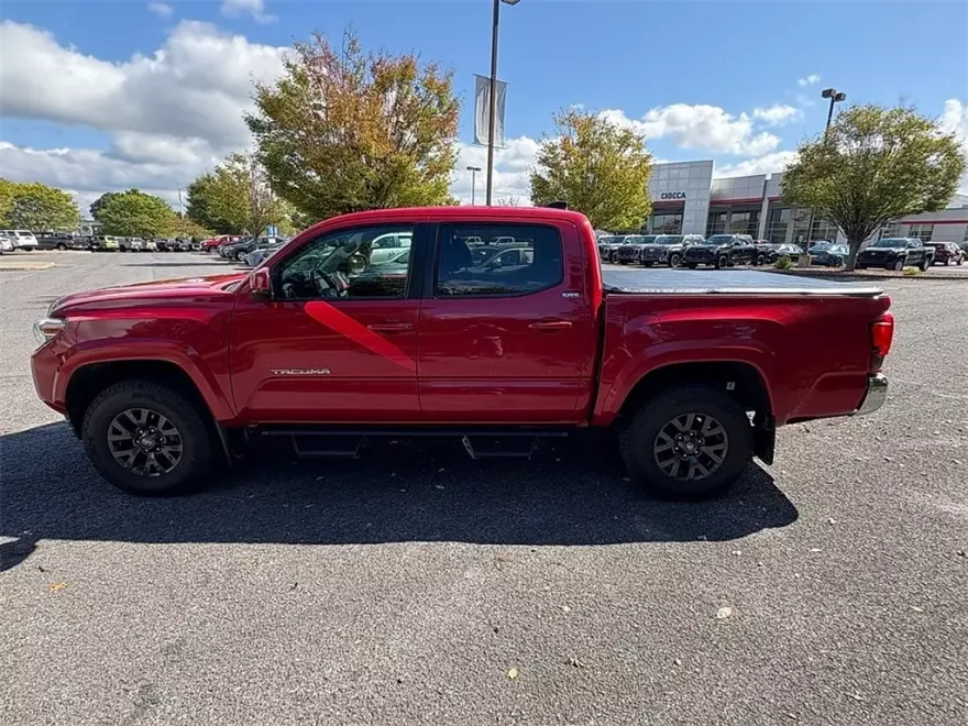 2022 Toyota Tacoma SR5 photo 1