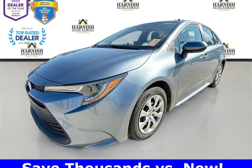 2024 Toyota Corolla LE photo 1