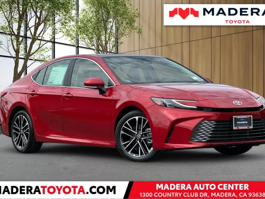 2025 Toyota Camry XLE photo 1