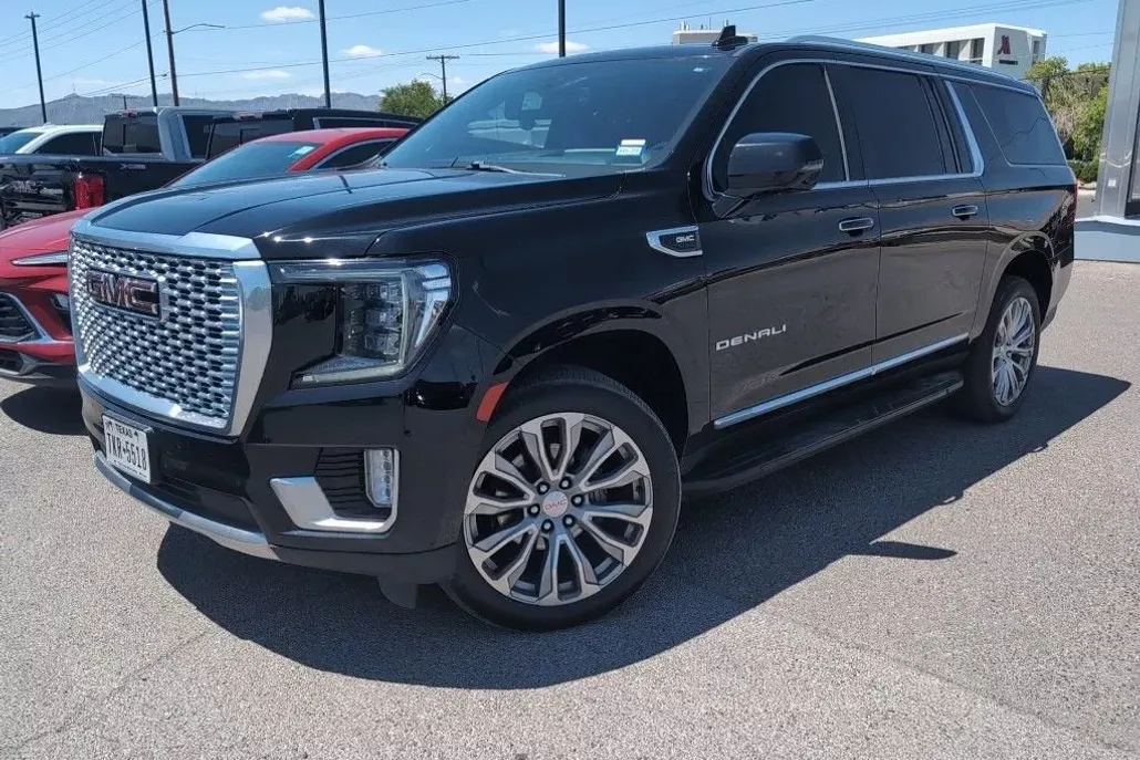 2022 Gmc Yukon XL Denali photo 1