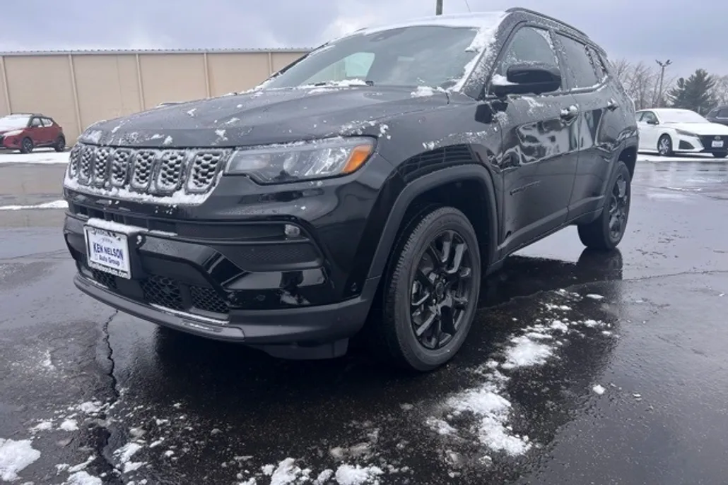 2025 Jeep Compass Latitude Altitude Special Edition photo 1