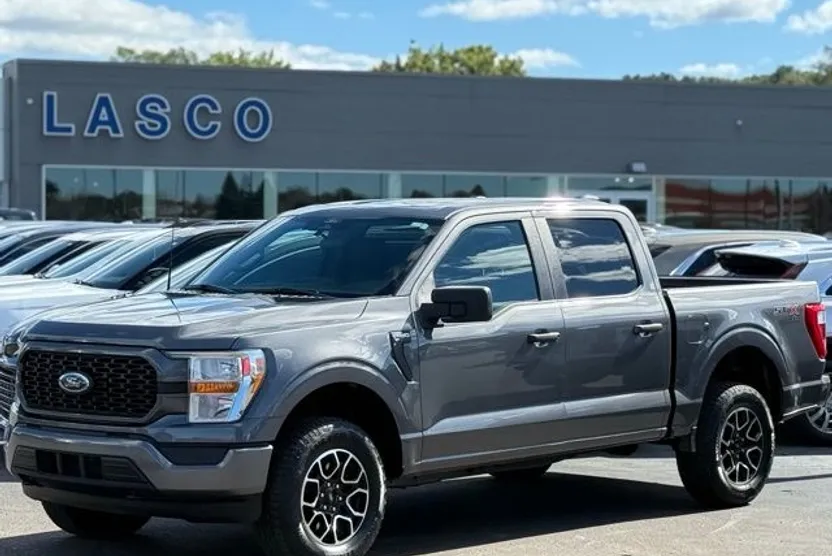 2022 Ford F-150 XL photo 1