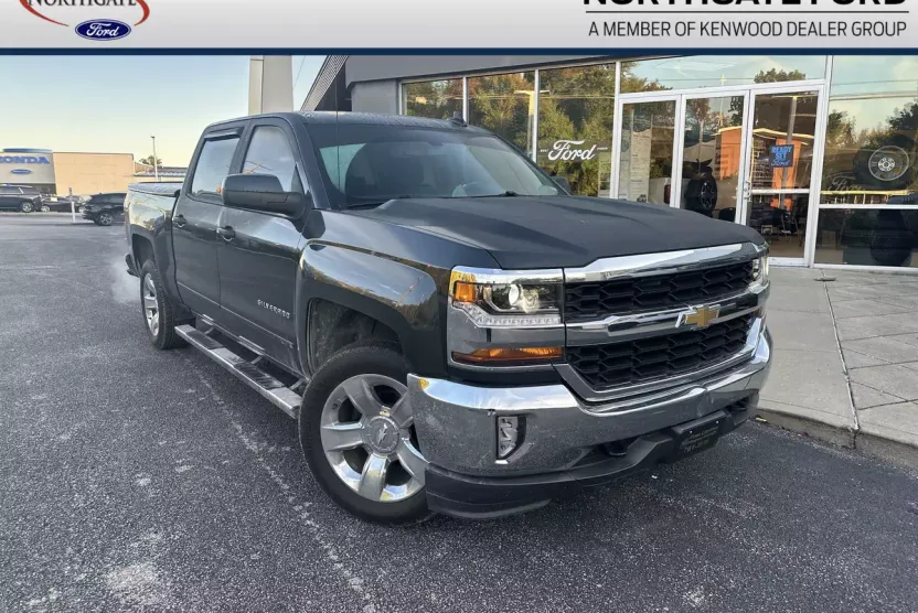 2018 Chevrolet Silverado 1500 LT photo 1