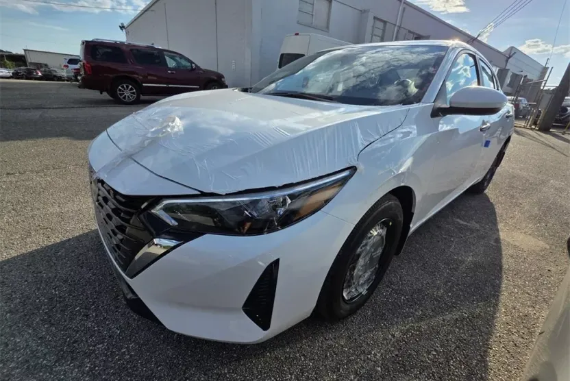 2025 Nissan Sentra S photo 1