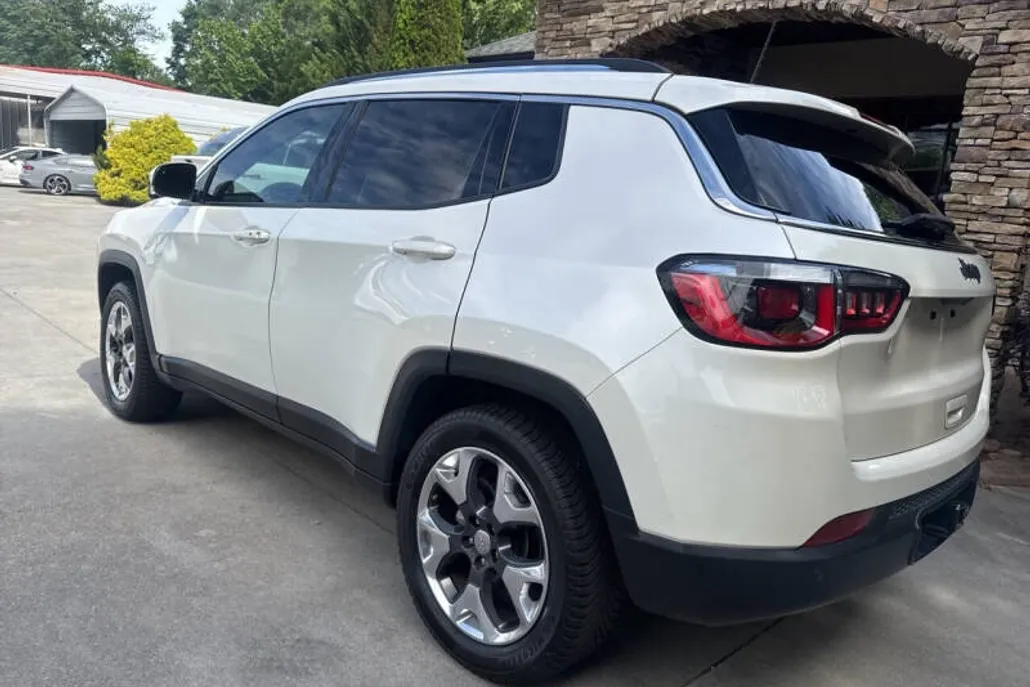 2017 Jeep Compass Limited photo 1