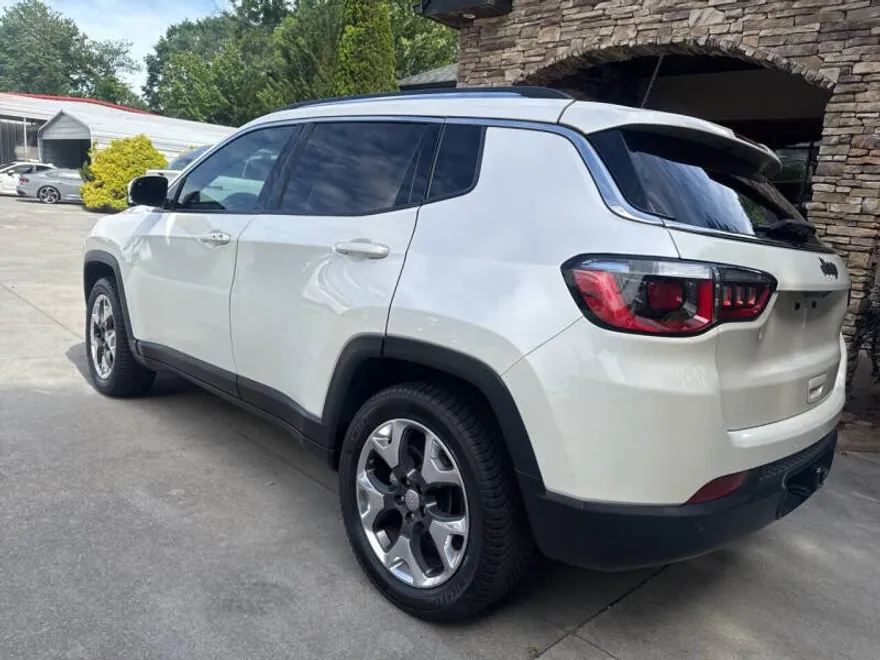 2017 Jeep Compass Limited photo 1
