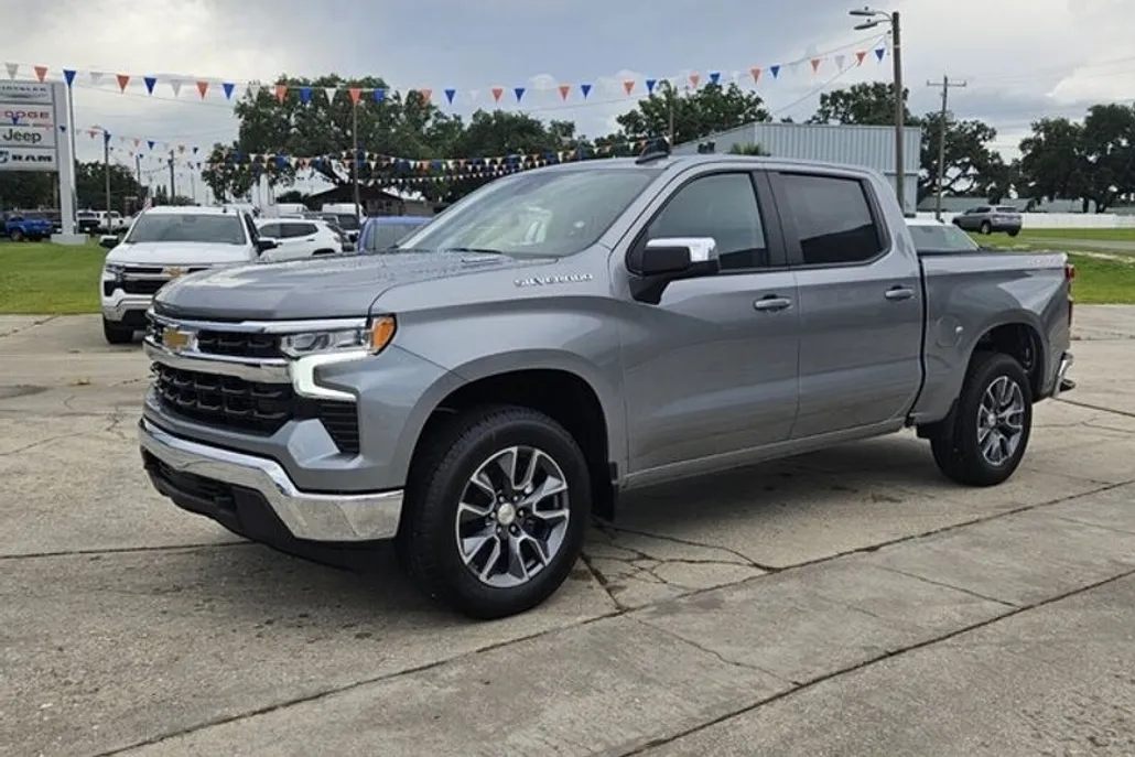 2025 Chevrolet Silverado 1500 LT photo 1