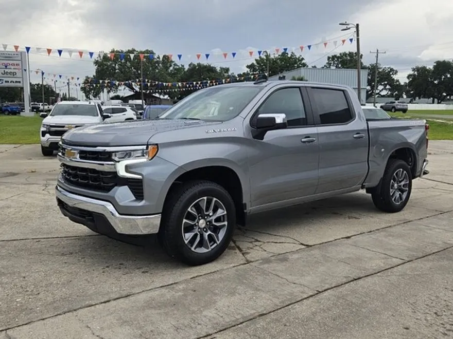 2025 Chevrolet Silverado 1500 LT photo 1