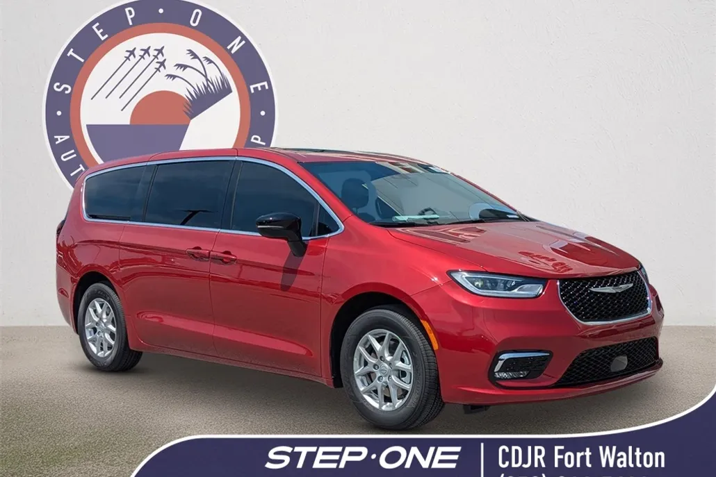 2026 Chrysler Pacifica photo 1