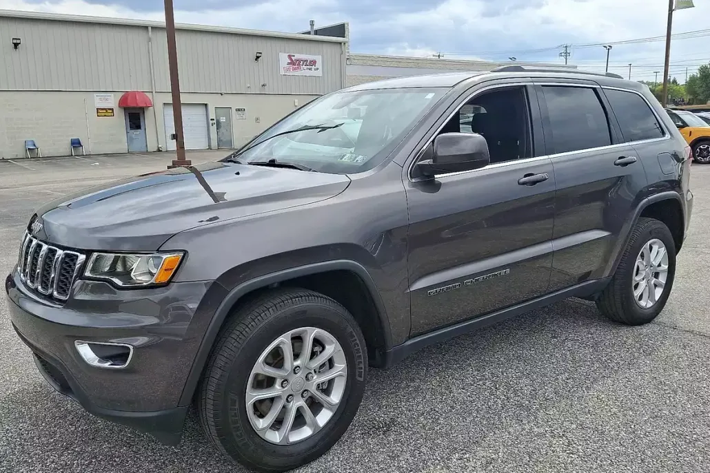 2021 Jeep Grand Cherokee Laredo X photo 1