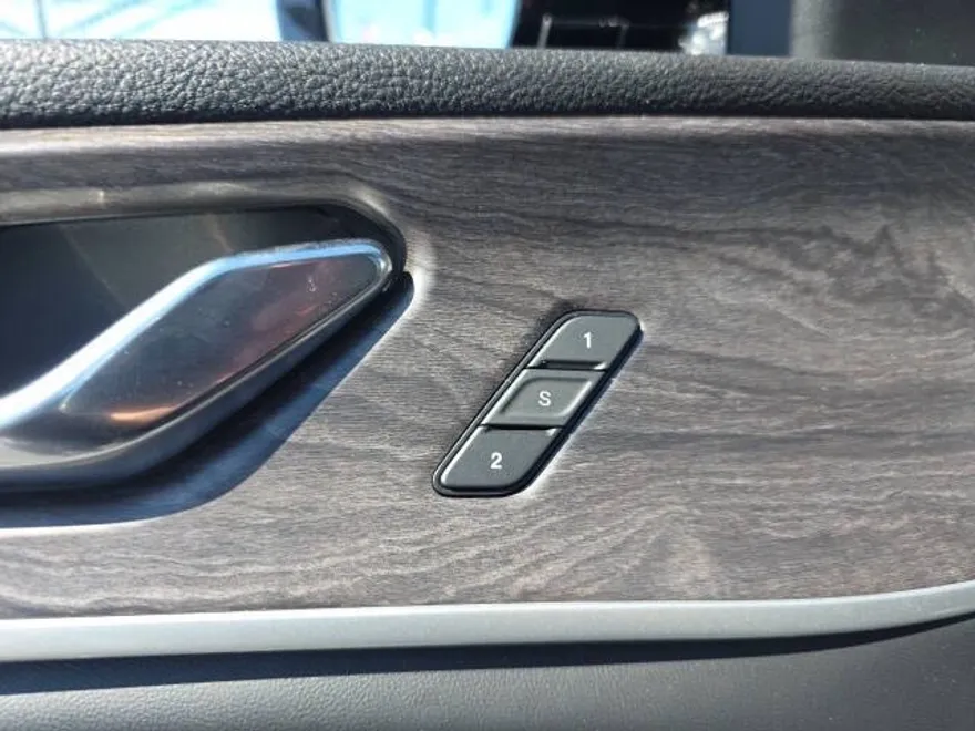 2024 Jeep Grand Cherokee Limited photo 1