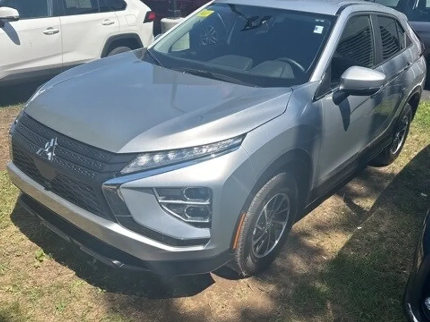 2024 Mitsubishi Eclipse Cross ES photo 1