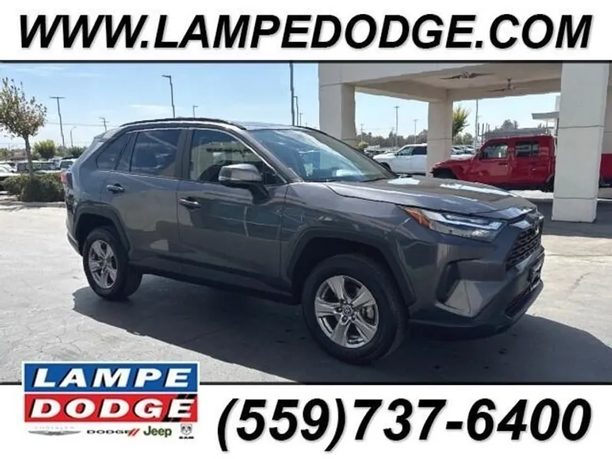 2023 Toyota RAV4 XLE photo 1