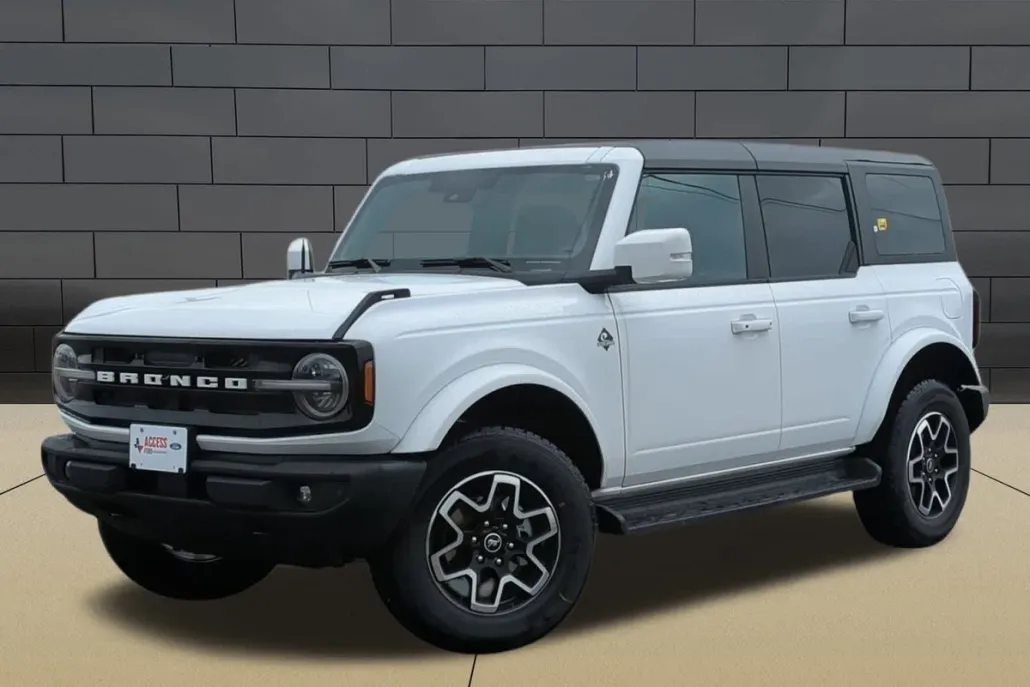 2025 Ford Bronco Outer Banks photo 1