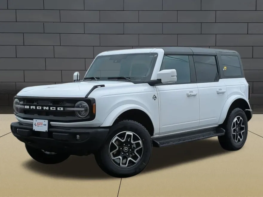 2025 Ford Bronco Outer Banks photo 1
