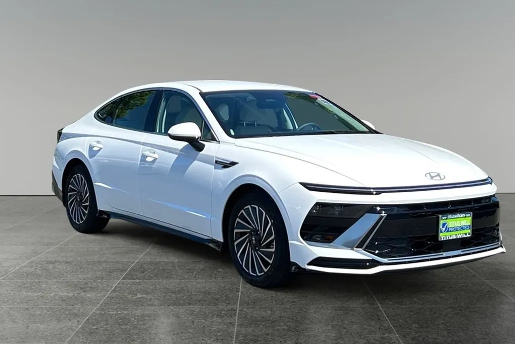 2025 Hyundai Sonata Hybrid SEL photo 1