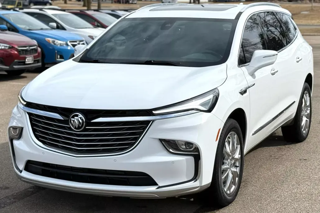 2022 Buick Enclave Essence photo 1