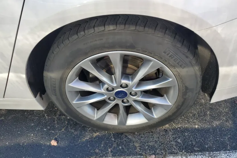 2017 Ford Fusion SE photo 1