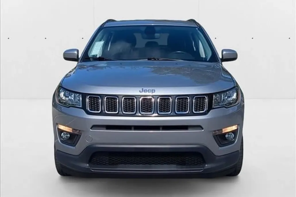 2019 Jeep Compass Latitude photo 1