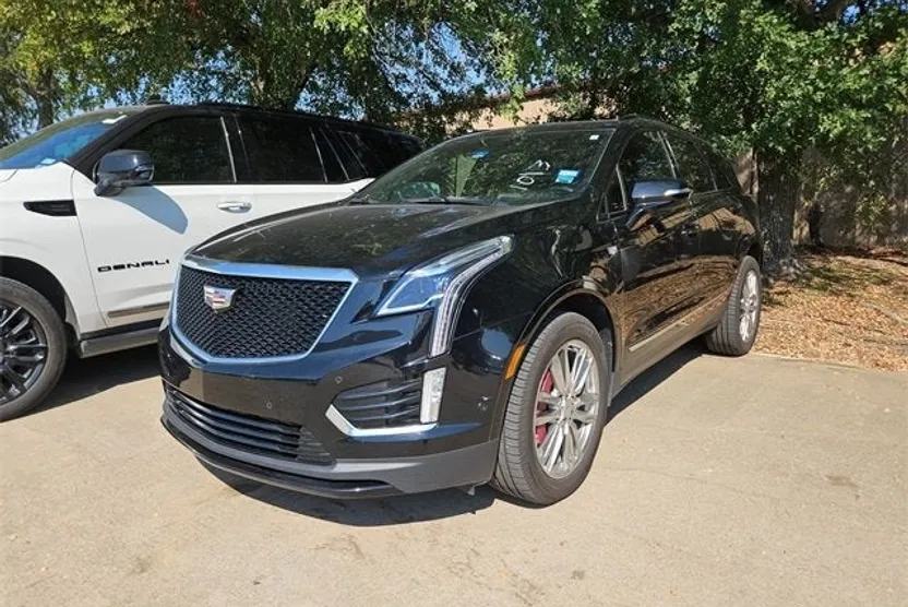 2022 Cadillac XT5 Sport photo 1