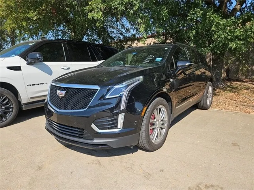 2022 Cadillac XT5 Sport photo 1