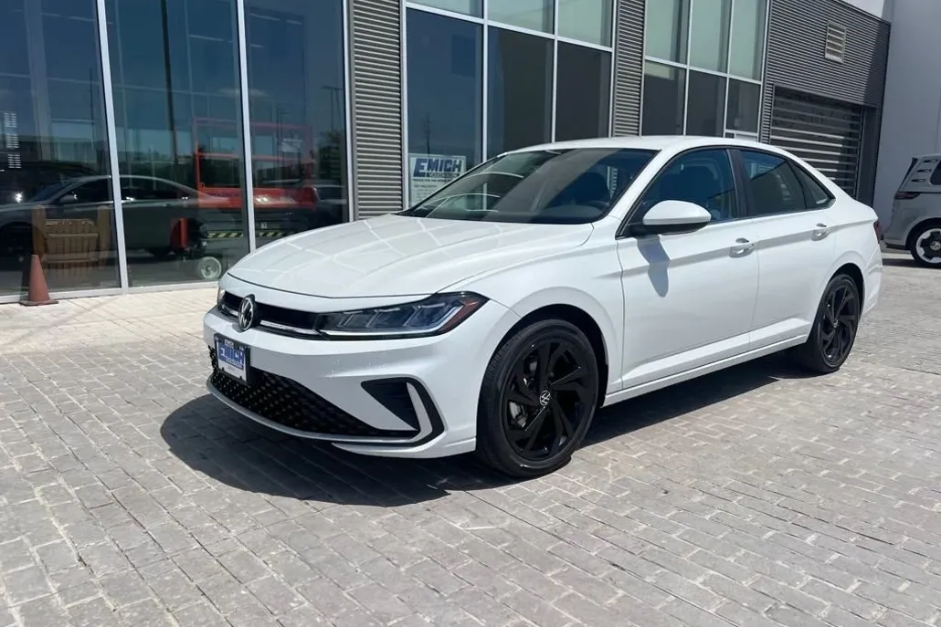 2025 Volkswagen Jetta 1.5T SE photo 1